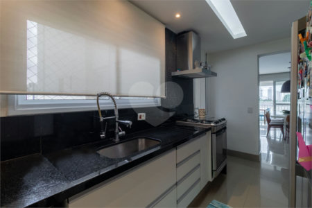 Apartamento à venda com 3 quartos, sendo 1 suíte, em Campo Belo, São Paulo, SP