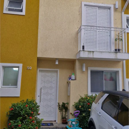 Casa à venda com 3 quartos, sendo 1 suíte, no condomínio Moradas do Horto, São Paulo - SP