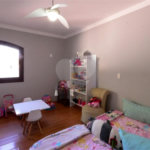 Casa com 4 Dormitórios sendo 1 suíte, com 3 Vagas