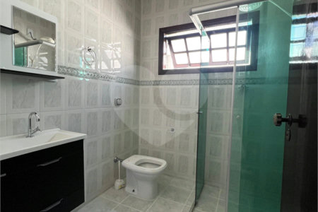 Sobrado à venda com 3 quartos, sendo 1 suíte, em Conjunto Habitacional Brás Cubas, Mogi das Cruzes, SP