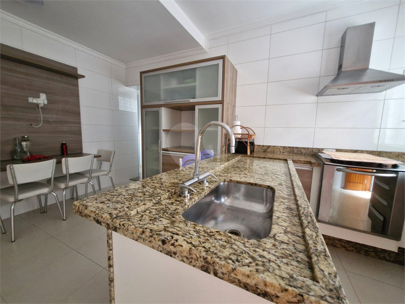 Casa à venda com 3 quartos, sendo 1 suíte,  em Santana, São Paulo, SP