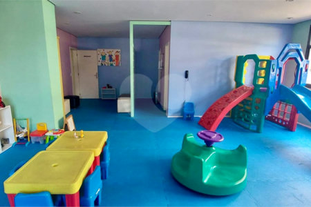 Apartamento à venda com 3 quartos, sendo 1 suíte,  em Jardim Peri Peri, São Paulo, SP
