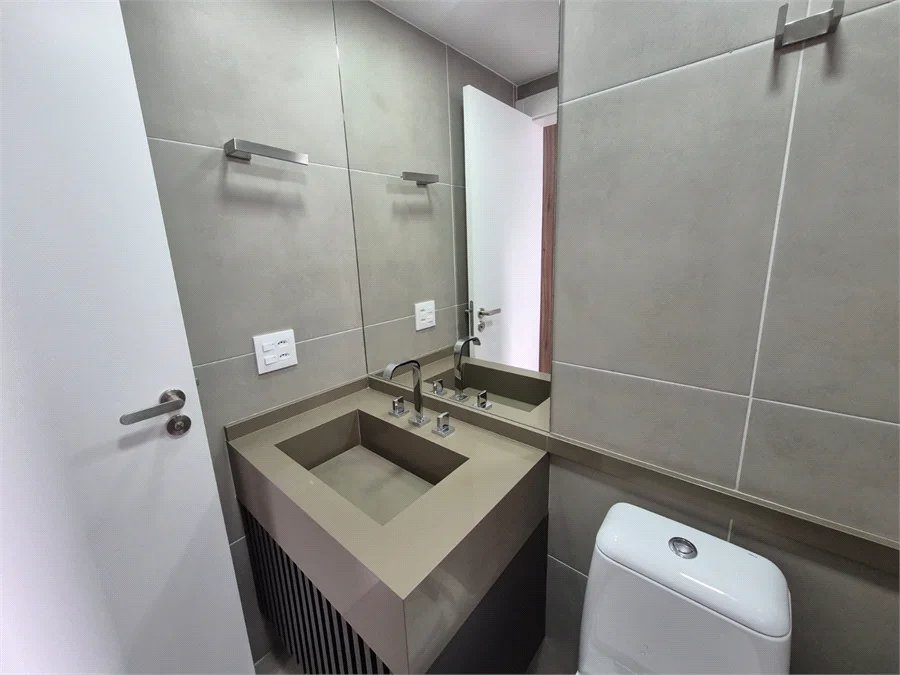 Apartamento à venda com 4 quartos, sendo 2 suítes,  em Jardim Vazani, São Paulo, SP