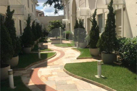 Casa à venda com 3 quartos, sendo 1 suíte, no condomínio Villas de São Francisco, São Paulo - SP