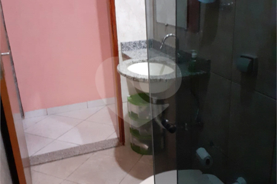 Sobrado à venda com 3 quartos em Jardim Presidente Dutra, Guarulhos, SP