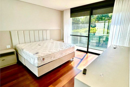 Casa à venda com 4 quartos, sendo 3 suítes, no condomínio Residencial Tivoli Park, Sorocaba - SP