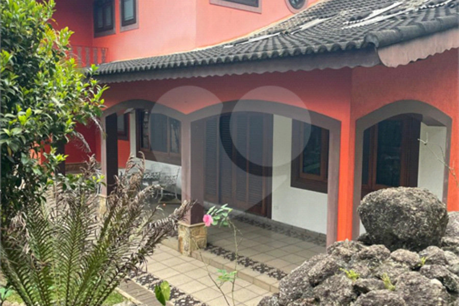Casa à venda ou para alugar com 4 suítes no condomínio Alpes da Cantareira, Mairiporã - SP