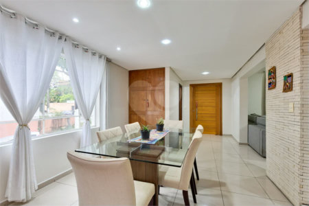 Sobrado à venda com 3 quartos, sendo 1 suíte,  em Alto da Boa Vista, São Paulo, SP