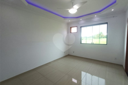 Casa à venda com 3 quartos, sendo 2 suítes, no condomínio Village da Posse, Rio de Janeiro - RJ