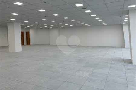 Sala à venda em Várzea de Baixo, São Paulo, SP
