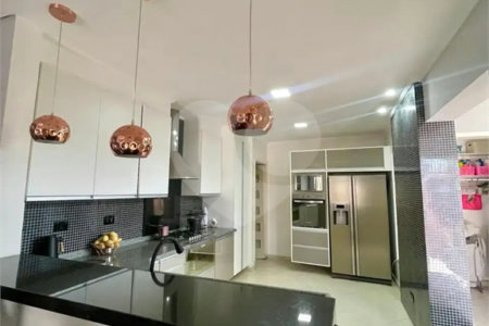 Sobrado à venda com 3 quartos, sendo 1 suíte,  em Vila Siqueira (zona Norte), São Paulo, SP