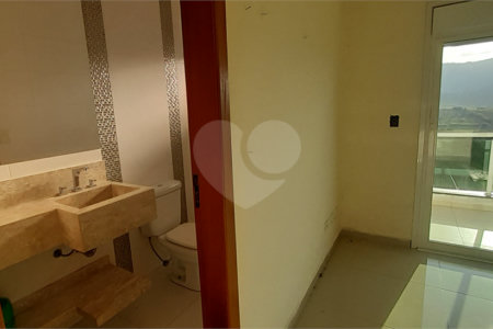 Casa em condomínio à venda ou para alugar com 5 quartos, sendo 3 suítes,  no Centro, Bom Jesus dos Perdões, SP
