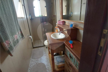 Apartamento à venda com 3 quartos, sendo 1 suíte,  em Enseada, Guarujá, SP