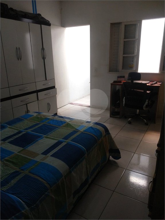 Sobrado à venda com 2 quartos em Tremembé, São Paulo, SP