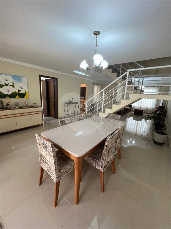 Casa à venda com 3 quartos, sendo 1 suíte, no condomínio Lago da Serra, Araçoiaba da Serra - SP
