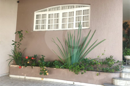 Sobrado à venda com 4 quartos, sendo 1 suíte, em Chácara Jafet, Mogi das Cruzes, SP