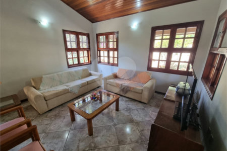 Casa à venda com 4 quartos, sendo 2 suítes, em Bosque, Vinhedo, SP