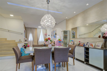 Casa à venda com 4 quartos, sendo 2 suítes, no condomínio Residencial Terras Altas, São Paulo - SP