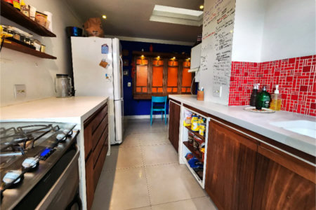 Casa à venda com 4 quartos, sendo 2 suítes, no condomínio Vila Nova de Gaia, São Paulo - SP