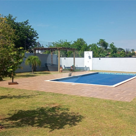 Casa à venda com 3 quartos, sendo 1 suíte, no condomínio Village da Serra, Araçoiaba da Serra - SP