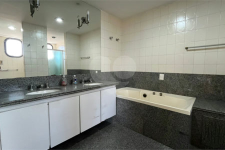 Apartamento à venda com 4 quartos, sendo 3 suítes, em Itaim Bibi, São Paulo, SP