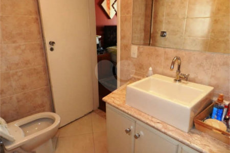Apartamento à venda com 3 quartos, sendo 1 suíte, em Aclimação, São Paulo, SP