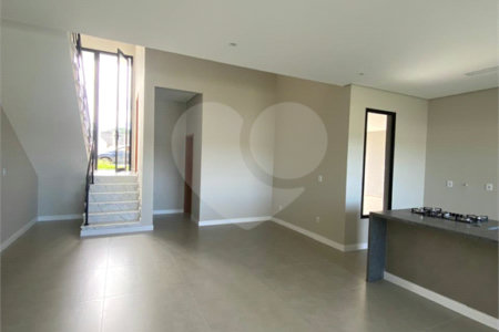 Casa à venda com 3 suítes no condomínio Parque das Camélias, Jundiaí - SP