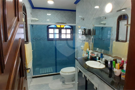 Casa à venda com 4 quartos, sendo 1 suíte, em Bangu, Rio de Janeiro, RJ