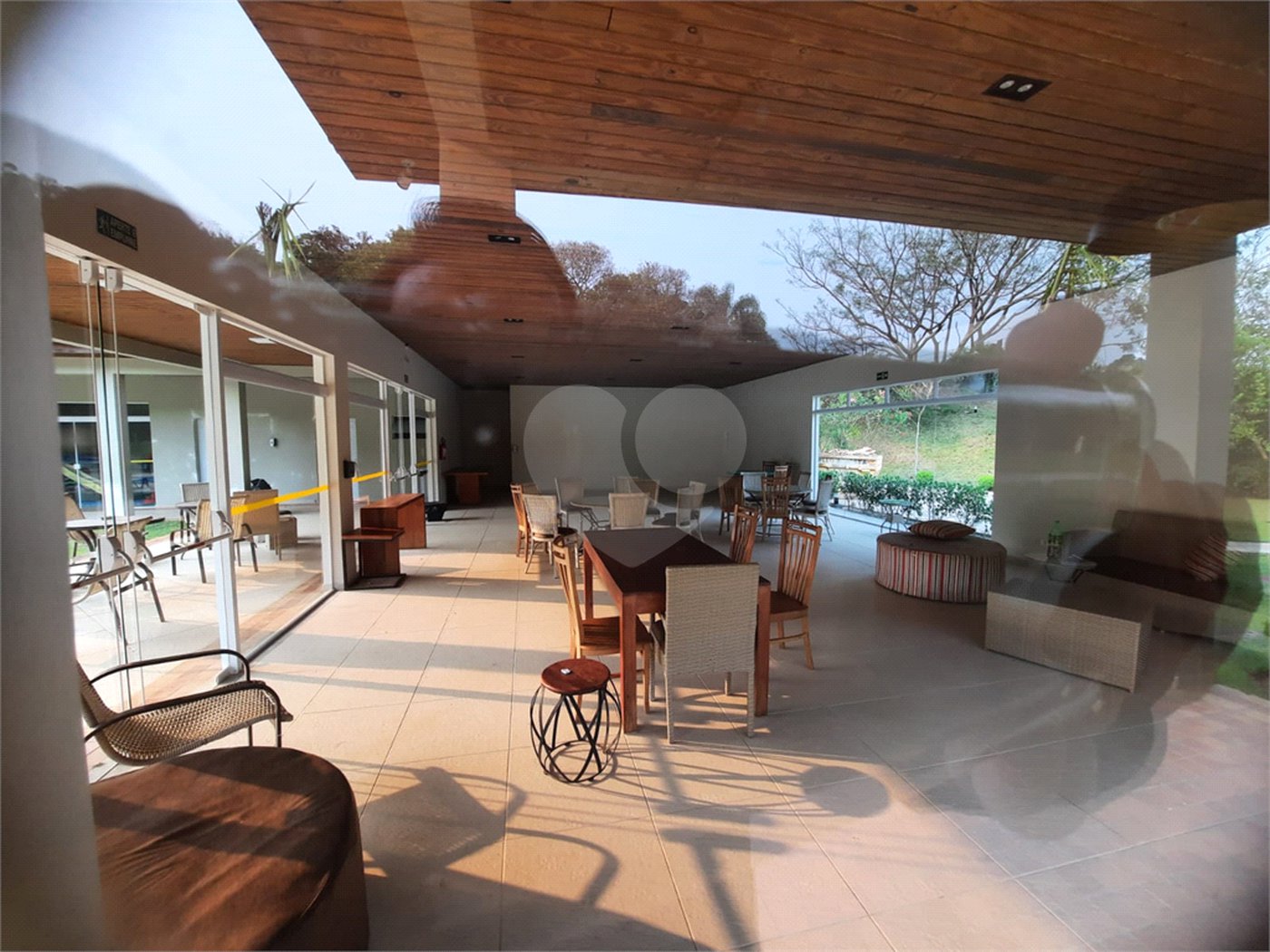 Casa à venda com 3 suítes no condomínio Ecovillagio, São Roque - SP