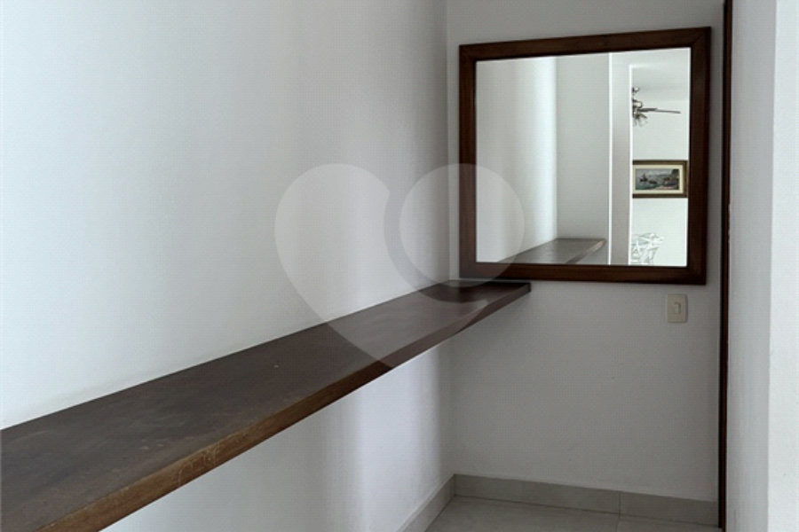 Apartamento à venda ou para alugar com 3 quartos, sendo 1 suíte, em Enseada, Guarujá, SP