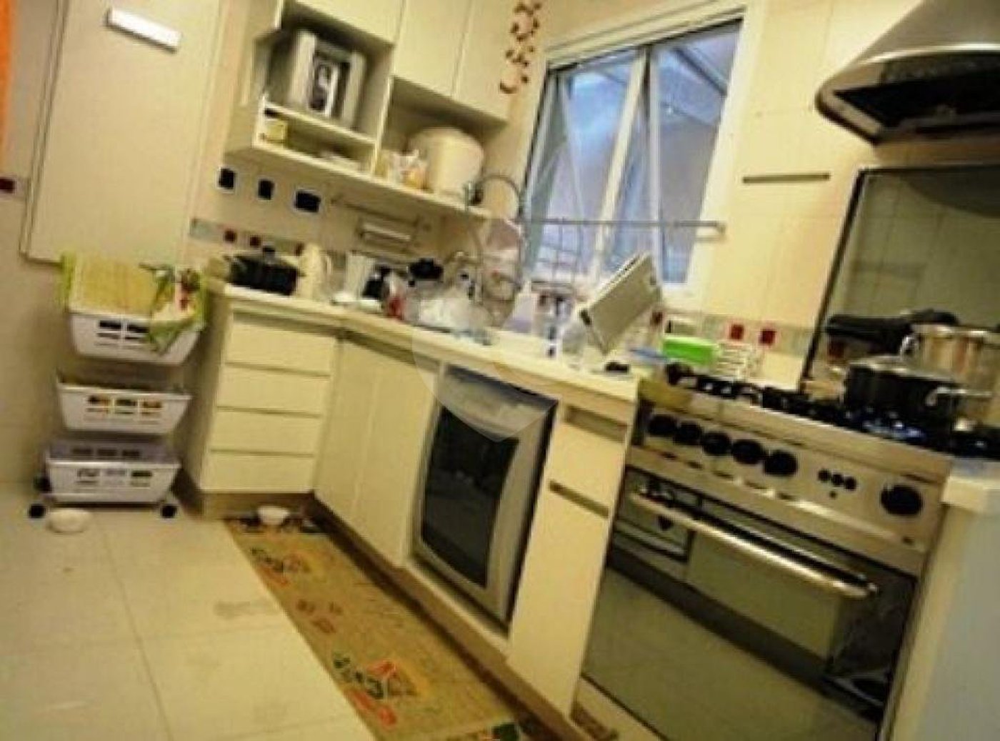 Casa à venda com 4 quartos, sendo 3 suítes, no condomínio Residencial Jardim Itatinga, São Paulo - SP