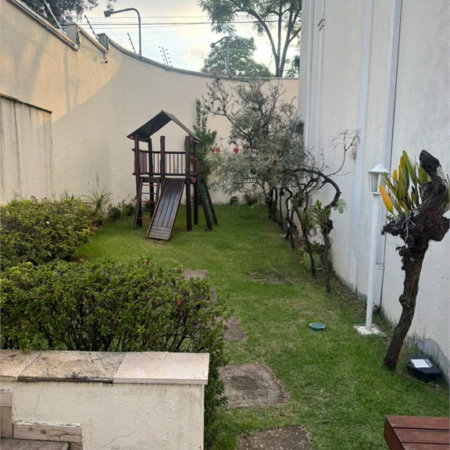 Casa à venda com 3 quartos, sendo 1 suíte, no condomínio Villas de São Francisco, São Paulo - SP