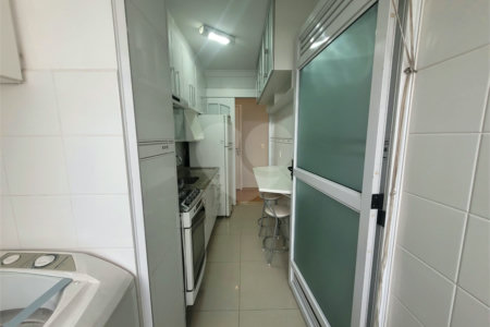 Apartamento para alugar com 2 quartos em Vila Anastácio, São Paulo, SP