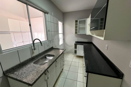 Casa à venda com 3 quartos, sendo 1 suíte, no condomínio Terra Nova, Várzea Grande - MT