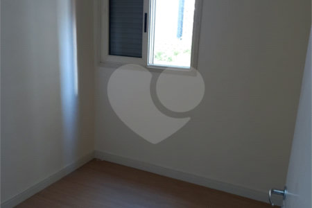 Apartamento à venda com 3 quartos, sendo 1 suíte,  em Vila Olímpia, São Paulo, SP