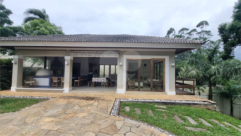 Casa à venda ou para alugar com 5 suítes em Serra da Cantareira, Mairiporã, SP