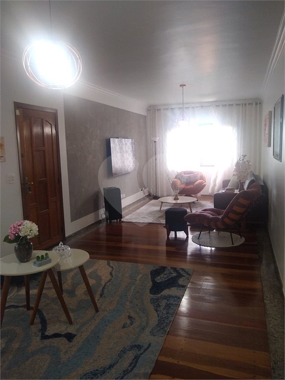 Sobrado à venda com 3 quartos, sendo 1 suíte,  em Vila do Castelo, São Paulo, SP