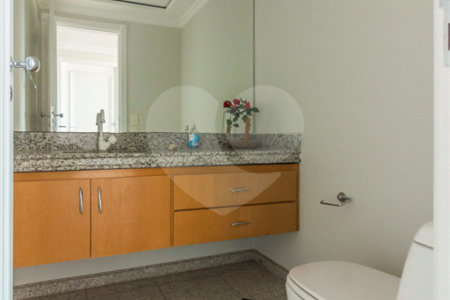 Apartamento à venda com 3 suítes em Campo Belo, São Paulo, SP