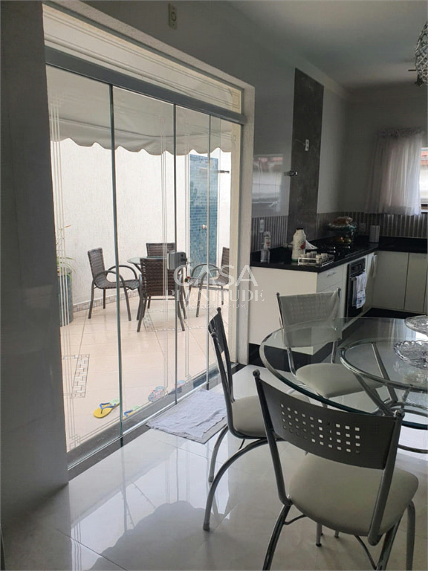 Sobrado à venda com 3 suítes em Vila Trujillo, Sorocaba, SP