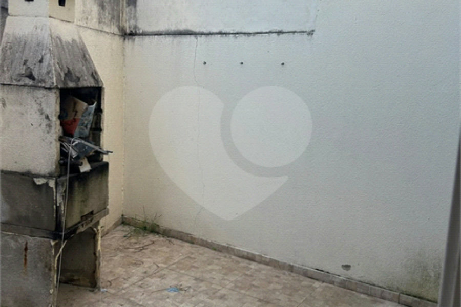 Casa à venda com 3 quartos, sendo 1 suíte,  no condomínio Village St. Louis, São Paulo - SP