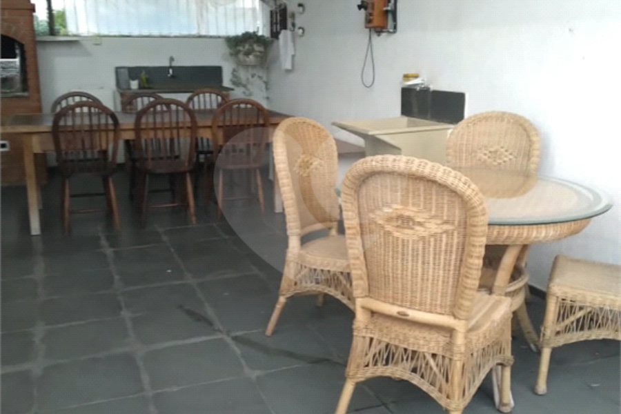 Casa Térrea à venda com 4 quartos, sendo 1 suíte, em Vila Romero, São Paulo, SP
