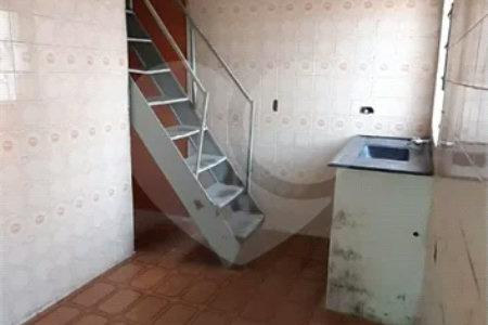 Sobrado á Venda no Ipiranga, 3 dormitórios, 2 vagas na garagem, reformado