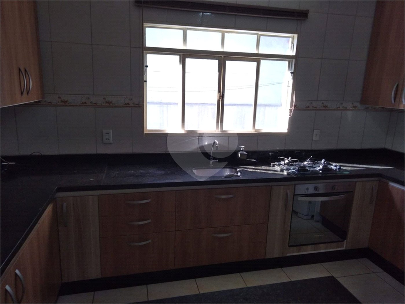 Sobrado à venda com 2 quartos em Reneville, Mairinque, SP