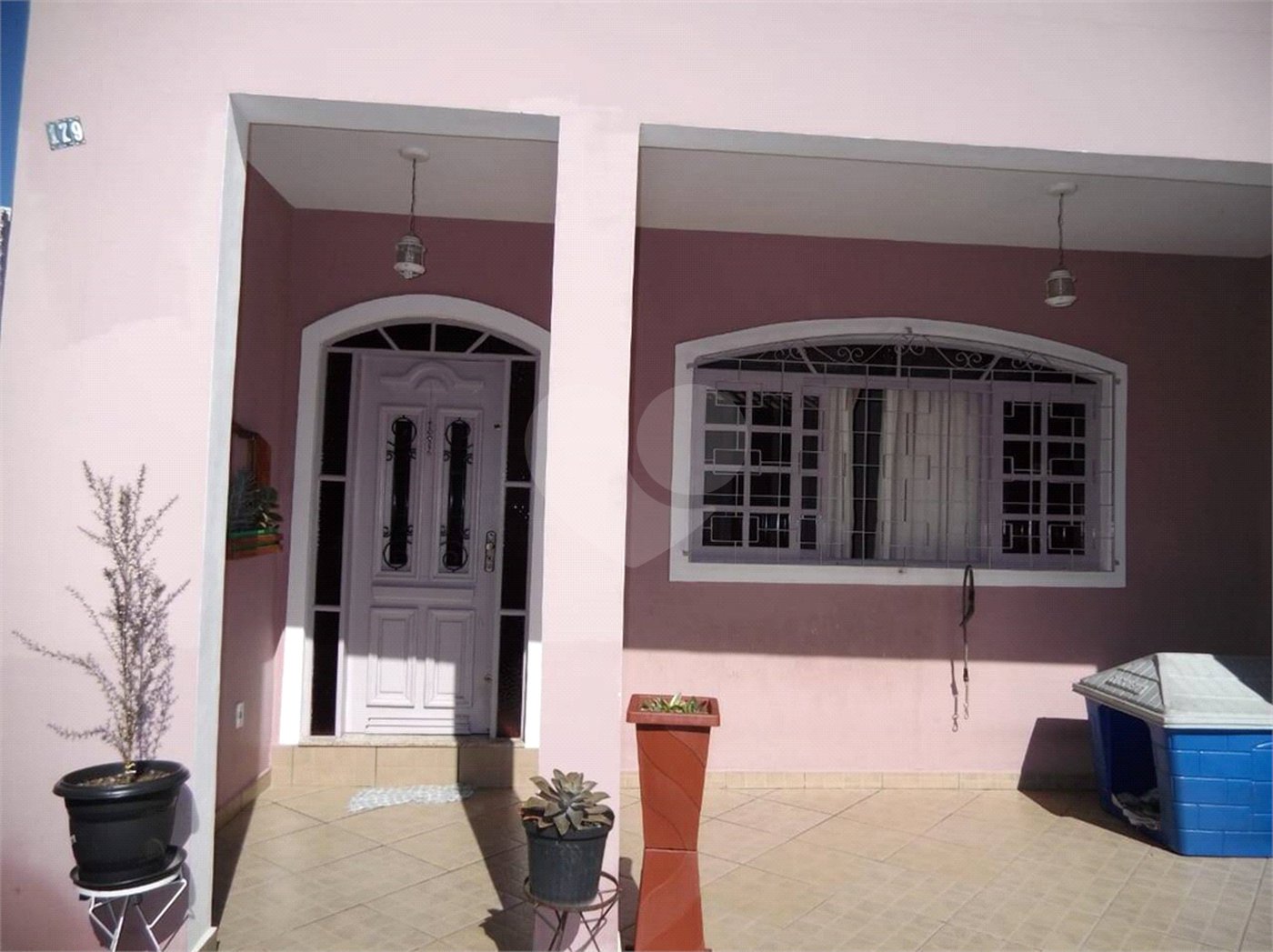 Sobrado à venda com 3 quartos, sendo 2 suítes, em Vila Júlia, Poá, SP