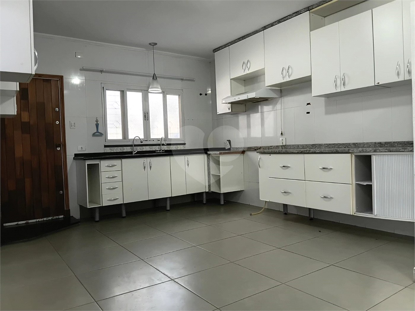 Casa à venda com 3 suítes em Vila Mike, São Roque, SP