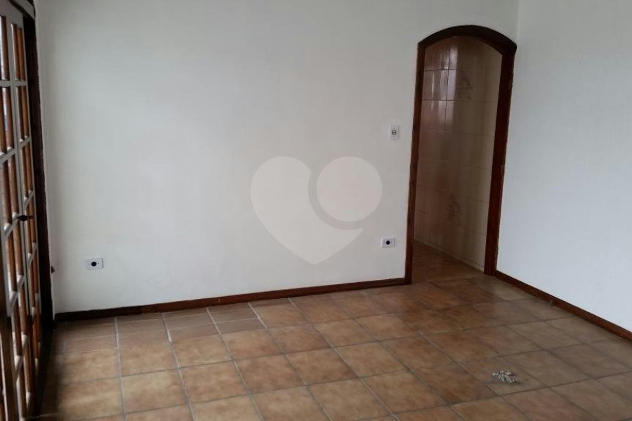 Sobrado à venda com 4 quartos em Vila Guilherme, São Paulo, SP