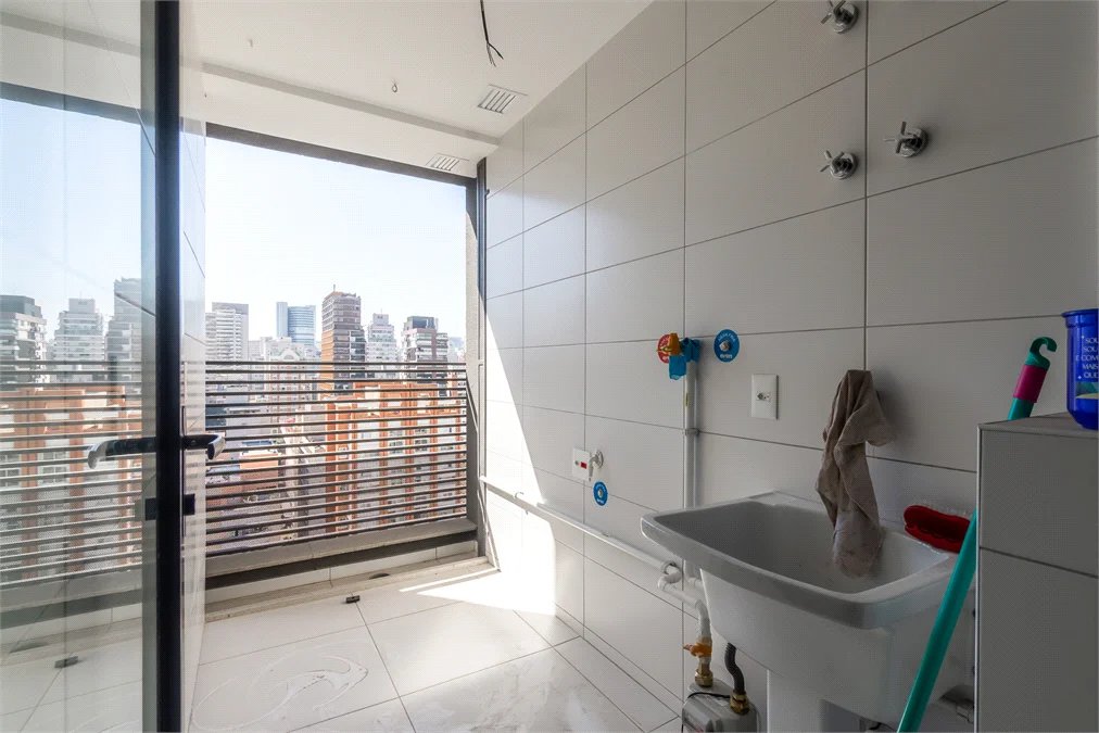 Apartamento à venda com 3 suítes em Pinheiros, São Paulo, SP