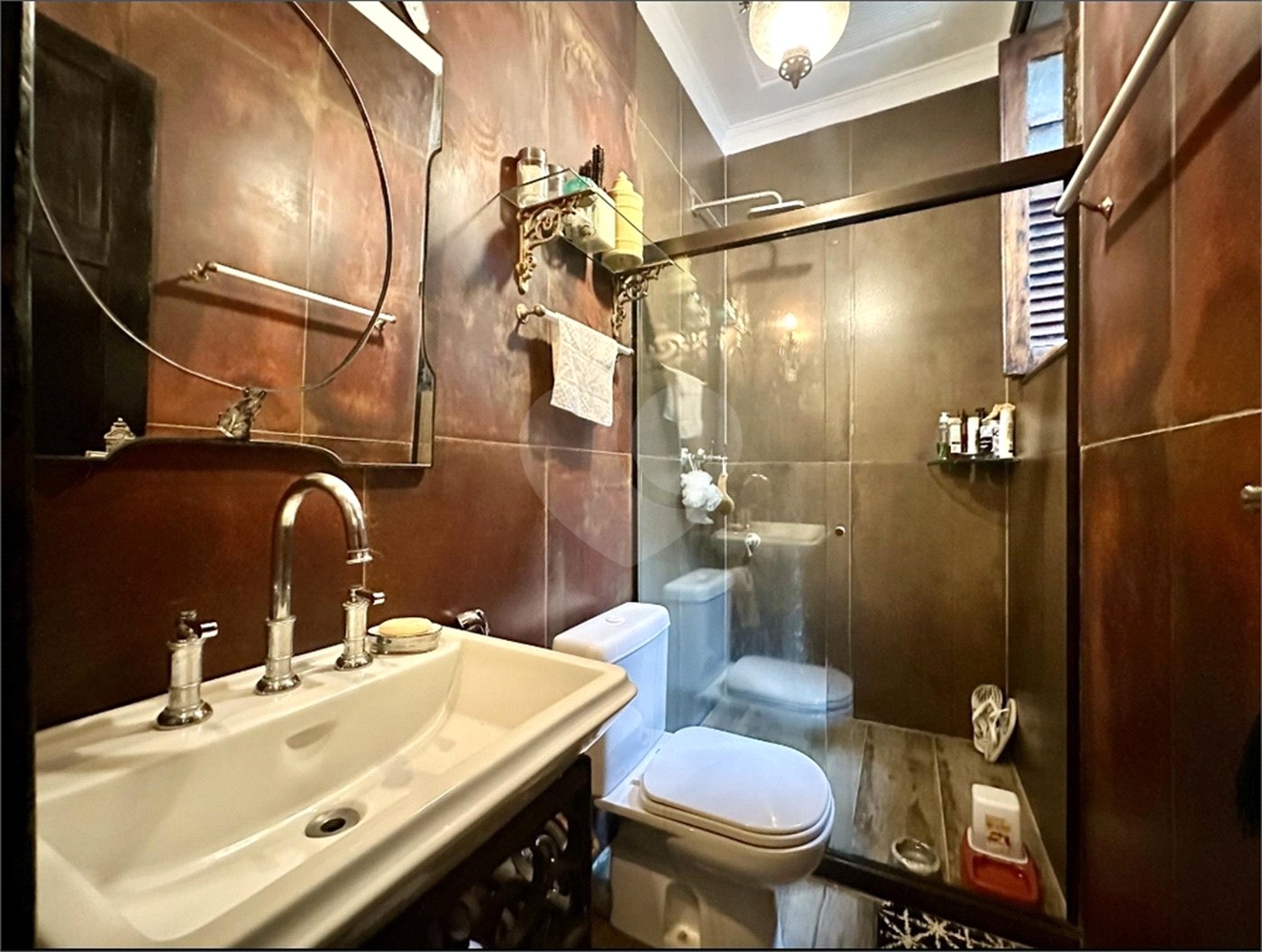 Casa à venda com 7 quartos, sendo 1 suíte, em Cosme Velho, Rio de Janeiro, RJ