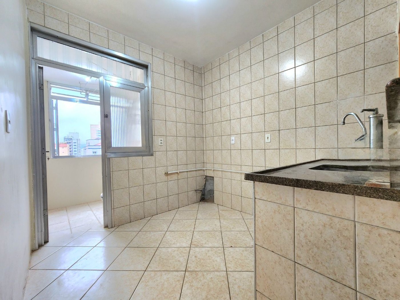 Apartamento próximo da praia com 1 dormitório, 2 banheiros à venda, 55 m² por R$ 420.000 - Pompéia - Santos/SP