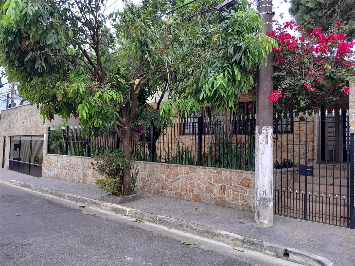 Casa Térrea à venda com 4 quartos, sendo 1 suíte, em Parque Continental, São Paulo, SP